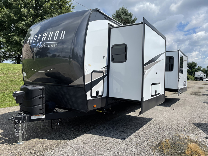 2023 Rockwood Signature 8332SB Travel Trailer